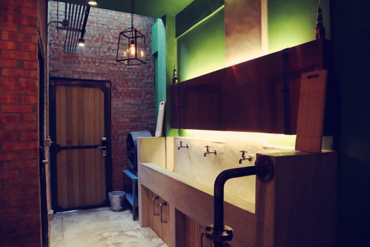 Travel Charger Hostel Hualien City Exterior photo